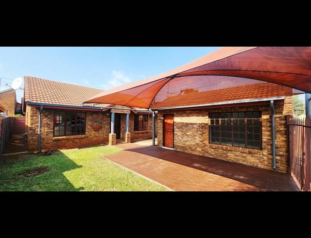 2 BEDROOM HOUSE FOR SALE IN THERESAPARK